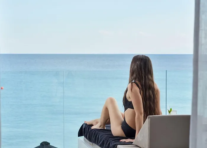 Mykonos Kosmoplaz 普拉迪斯亚罗斯